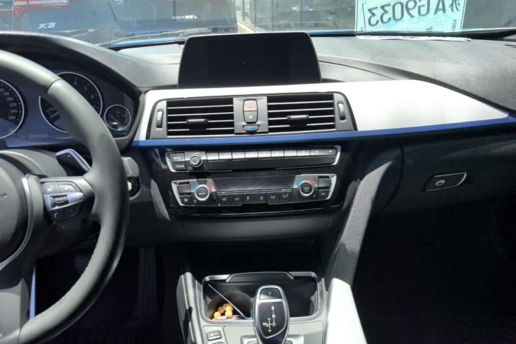 Used BMW 3 Series 2018 320i M Sport Package Audio And AC Panel