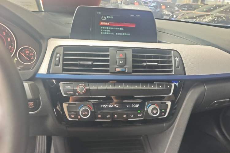 Used BMW 3 Series 2018 320i M Sport Package Audio And AC Panel