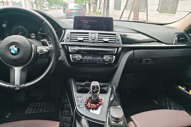 Used BMW 3 Series 2018 320Li Leading Model M Sport Package Audio And AC Panel