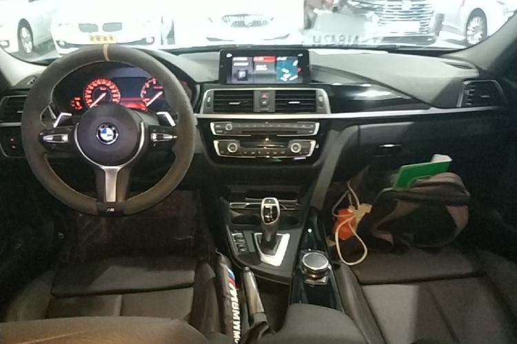 Used BMW 3 Series 2018 320Li Leading Model M Sport Package Center Console