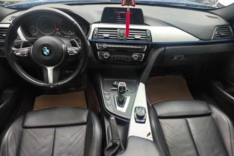 Used BMW 3 Series 2018 320i M Sport Package Center Console