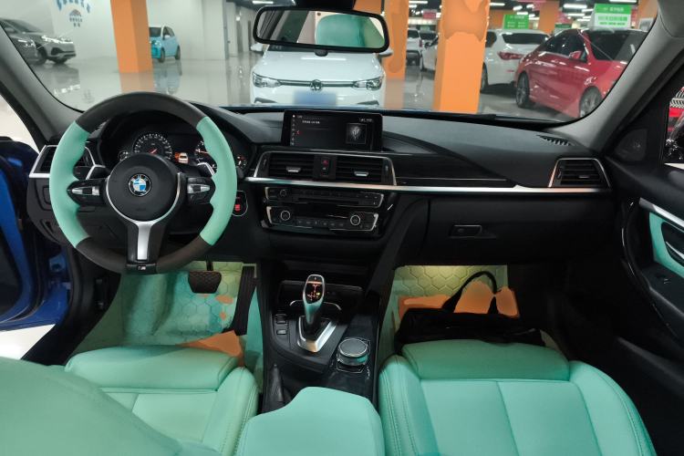 Used BMW 3 Series 2018 320Li M Sport Night Edition Center Console