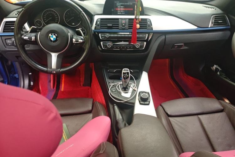 Used BMW 3 Series 2018 320i M Sport Package Center Console