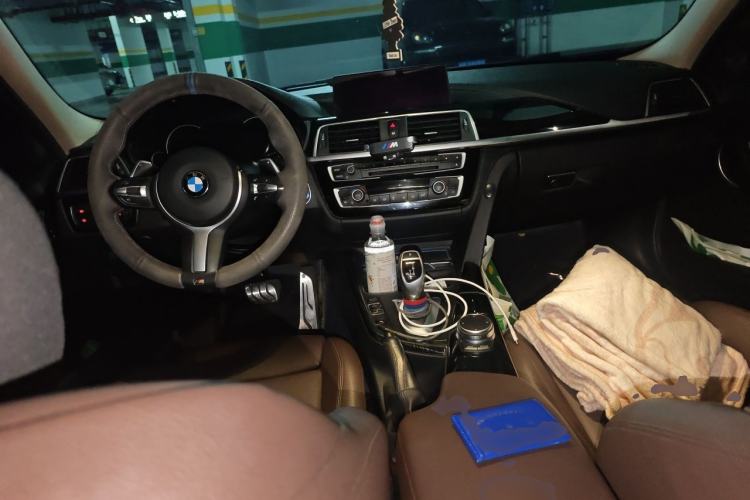 Used BMW 3 Series 2018 320Li Leading Model M Sport Package Center Console
