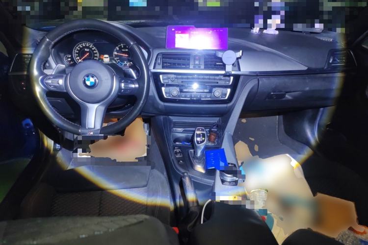 Used BMW 3 Series 2018 320i M Sport Night Edition Center Console