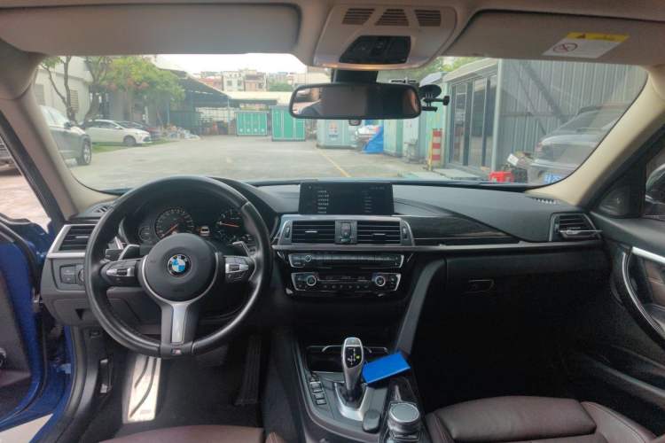 Used BMW 3 Series 2018 330Li M Sport Shadow Edition Center Console