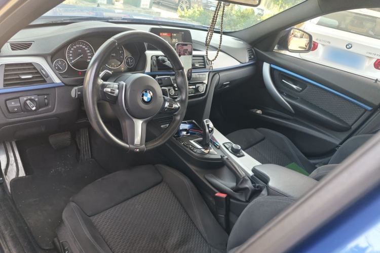 Used BMW 3 Series 2018 320i M Sport Package Center Console