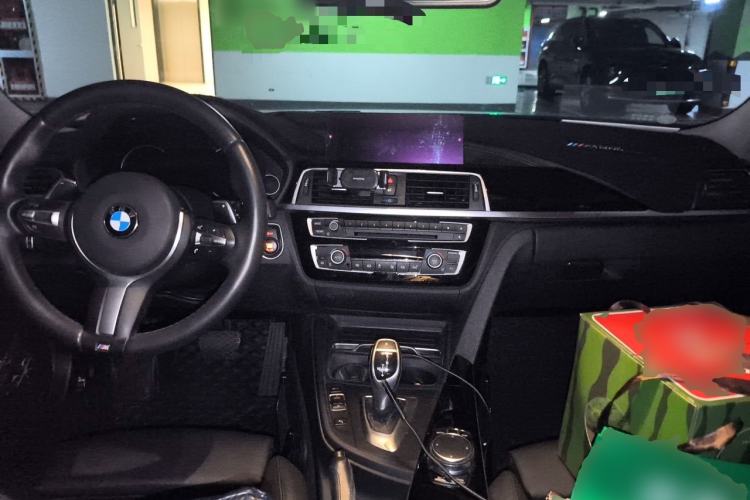Used BMW 3 Series 2018 320Li Leading Model M Sport Package Center Console
