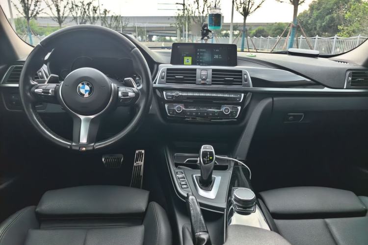 Used BMW 3 Series 2018 320Li Leading Model M Sport Package Center Console