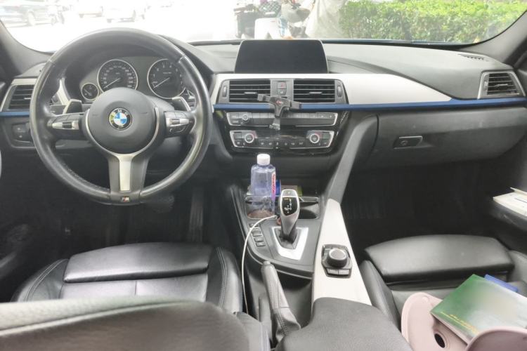 Used BMW 3 Series 2018 320i M Sport Package Center Console