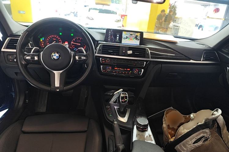 Used BMW 3 Series 2018 320Li M Sport Night Edition Center Console