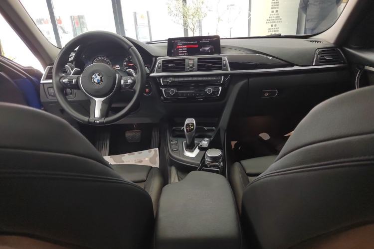 Used BMW 3 Series 2018 320Li Leading Model M Sport Package Center Console
