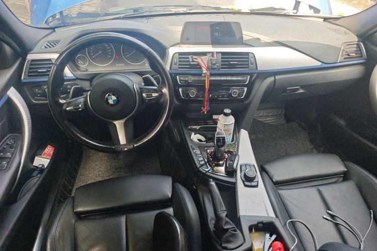 Used BMW 3 Series 2018 320i M Sport Package Center Console