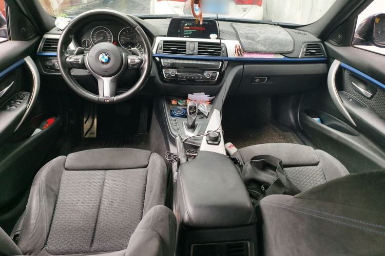 Used BMW 3 Series 2018 320i M Sport Package Center Console