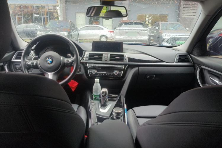 Used BMW 3 Series 2018 320Li Leading Model M Sport Package Center Console