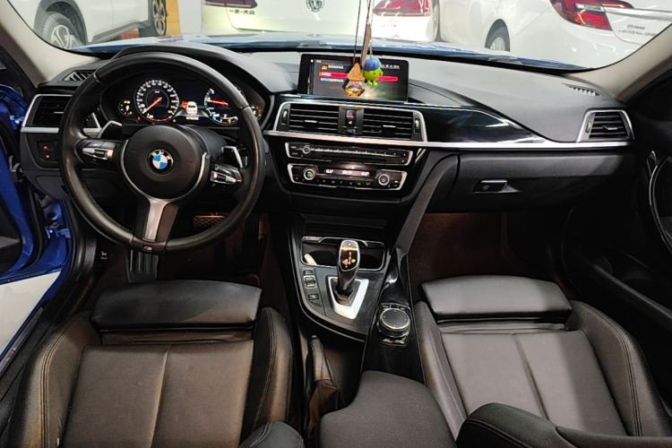 Used BMW 3 Series 2018 320Li Leading Model M Sport Package Center Console