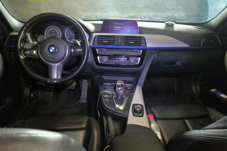 Used BMW 3 Series 2018 320i M Sport Package Center Console
