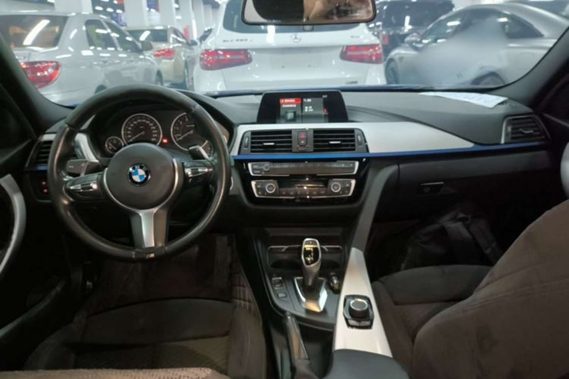 Used BMW 3 Series 2018 320i M Sport Package Center Console