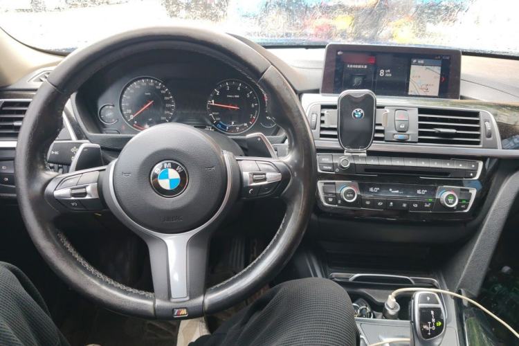 Used BMW 3 Series 2018 320Li Leading Model M Sport Package Center Console