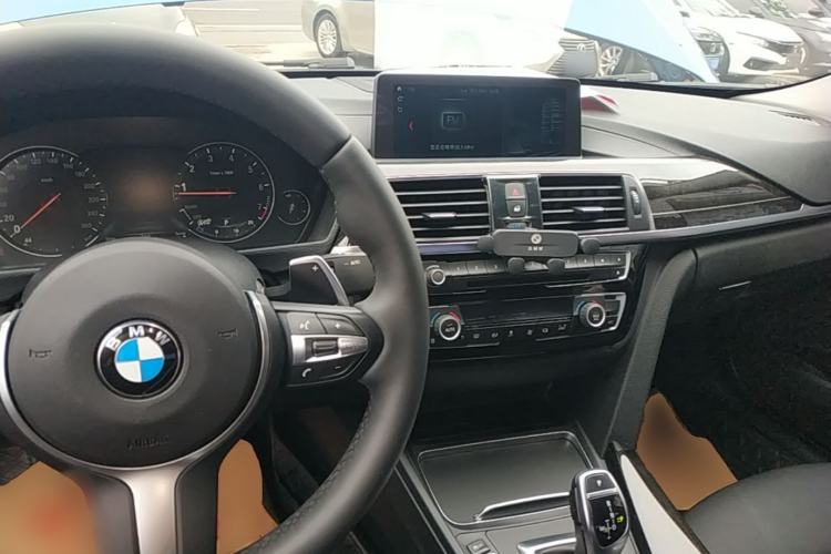 Used BMW 3 Series 2018 320Li M Sport Night Edition Center Console