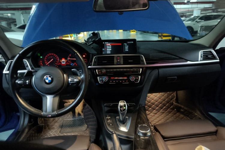 Used BMW 3 Series 2018 330Li M Sport Shadow Edition Center Console