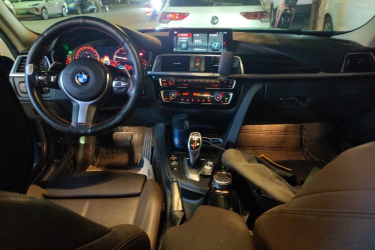 Used BMW 3 Series 2018 320Li Leading Model M Sport Package Center Console