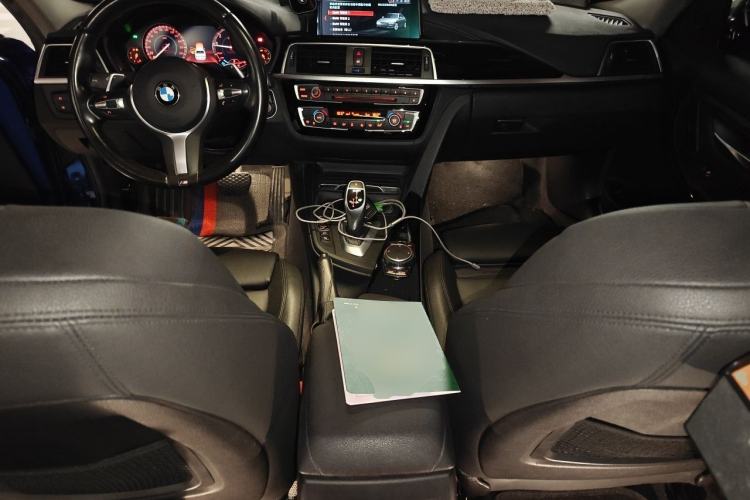 Used BMW 3 Series 2018 320Li Leading Model M Sport Package Center Console