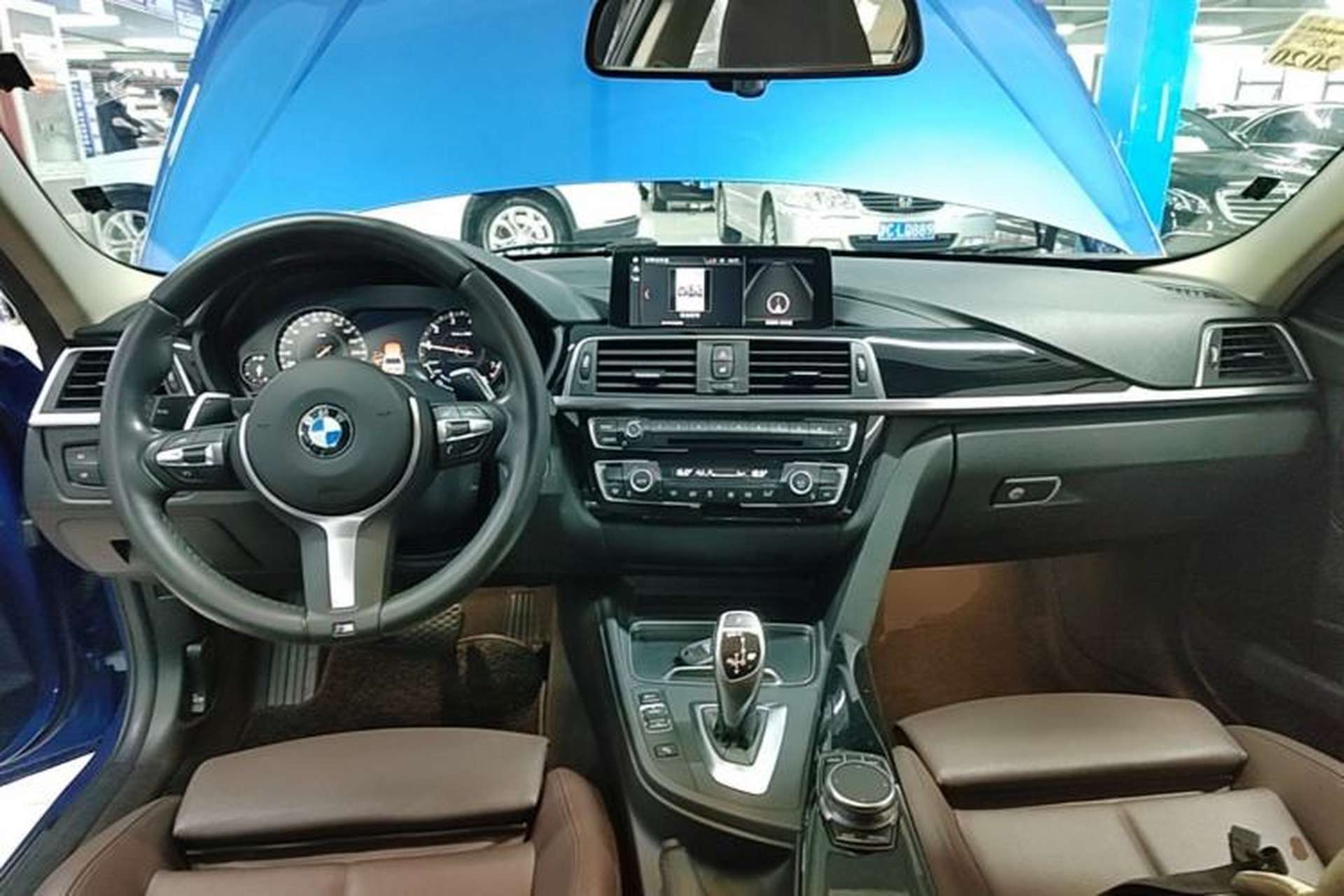 Used BMW 3 Series 2018 320Li Leading Model M Sport Package Center Console