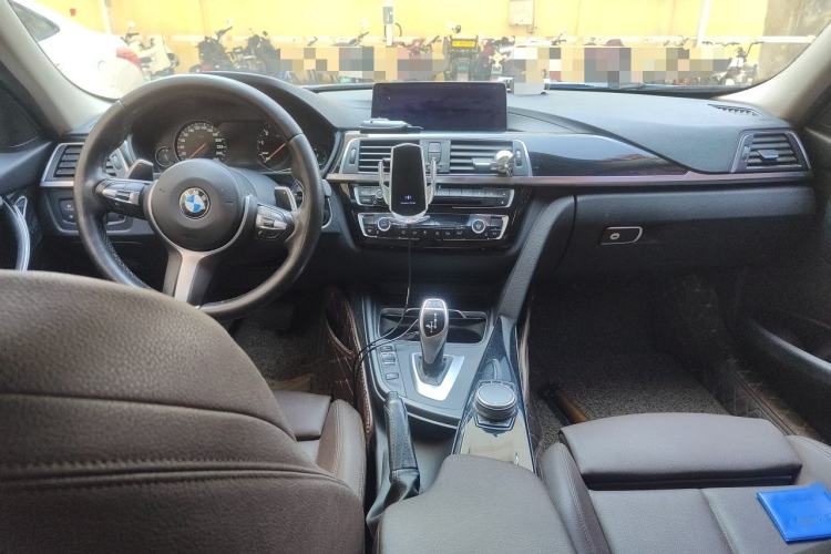 Used BMW 3 Series 2018 320Li Leading Model M Sport Package Center Console