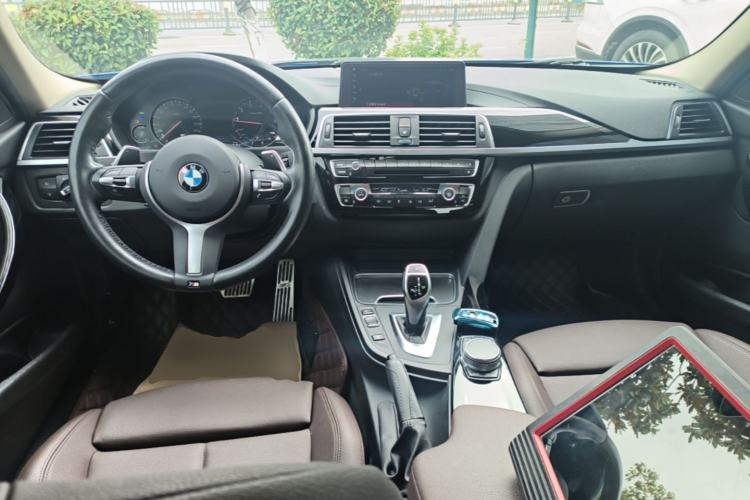 Used BMW 3 Series 2018 320Li Leading Model M Sport Package Center Console