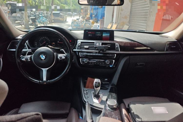Used BMW 3 Series 2018 320Li Leading Model M Sport Package Center Console