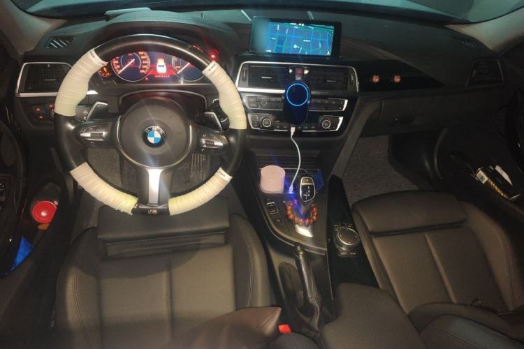 Used BMW 3 Series 2018 320Li Leading Model M Sport Package Center Console