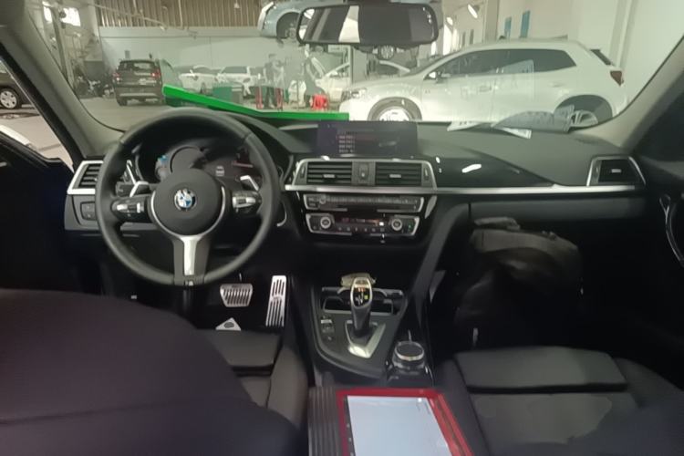 Used BMW 3 Series 2018 320Li Leading Model M Sport Package Center Console