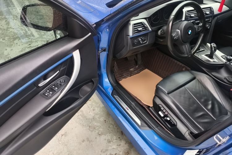 Used BMW 3 Series 2018 320i M Sport Package Driver Seat