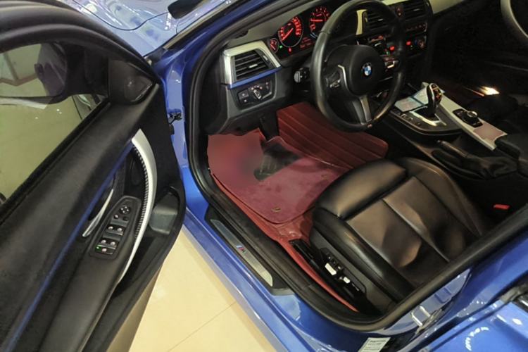 Used BMW 3 Series 2018 320i M Sport Package Driver Seat