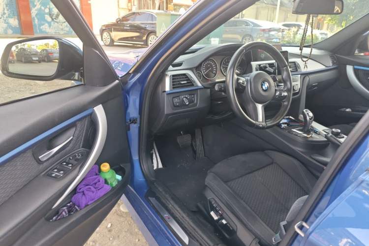 Used BMW 3 Series 2018 320i M Sport Package Driver Seat
