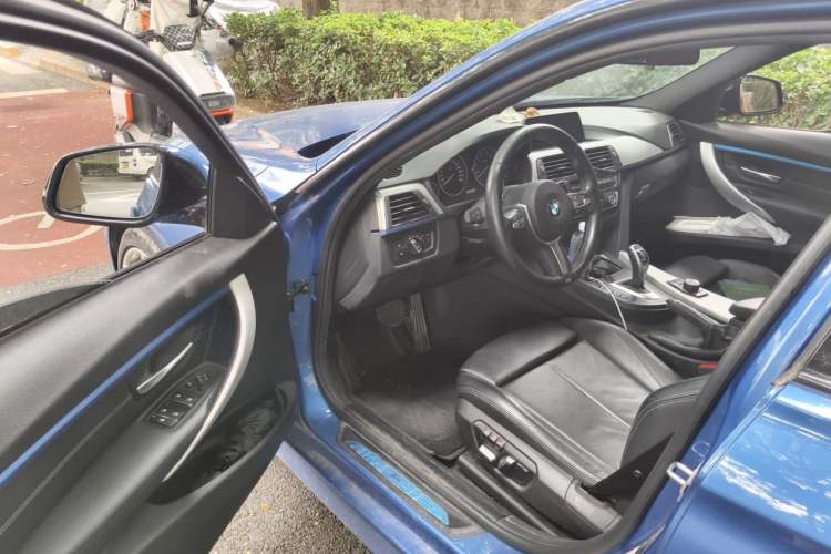Used BMW 3 Series 2018 320i M Sport Package Driver Seat