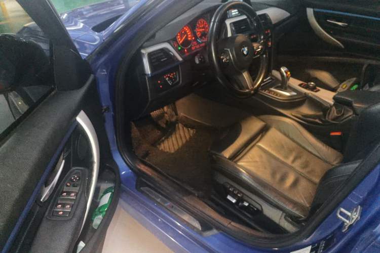 Used BMW 3 Series 2018 320i M Sport Package Driver Seat