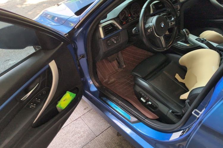 Used BMW 3 Series 2018 320i M Sport Package Driver Seat