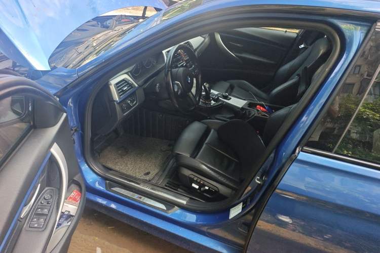Used BMW 3 Series 2018 320i M Sport Package Driver Seat