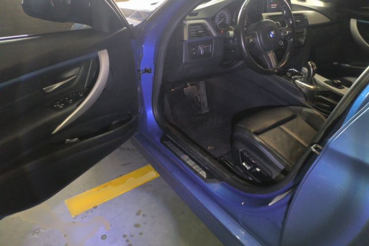 Used BMW 3 Series 2018 320i M Sport Package Driver Seat