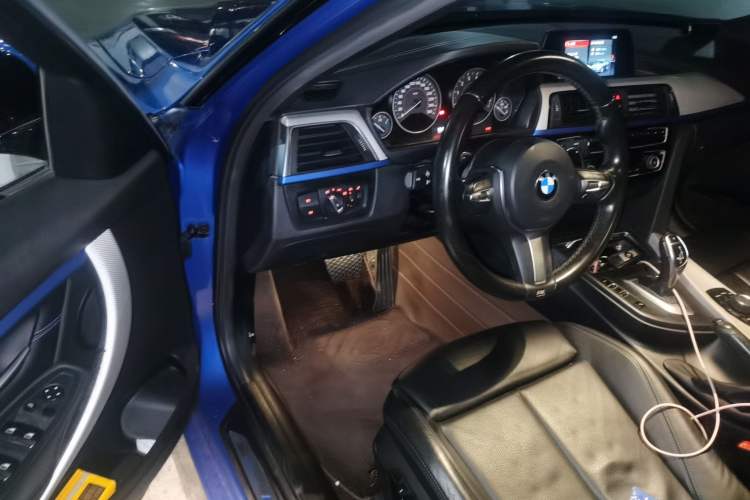 Used BMW 3 Series 2018 320i M Sport Package Driver Seat