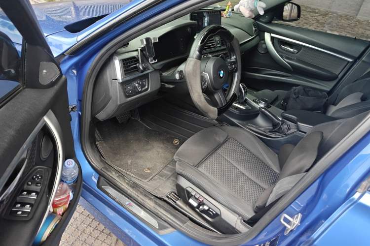 Used BMW 3 Series 2018 320i M Sport Night Edition Driver Seat
