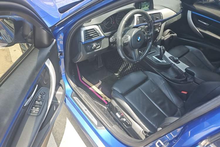 Used BMW 3 Series 2018 320i M Sport Package Driver Seat