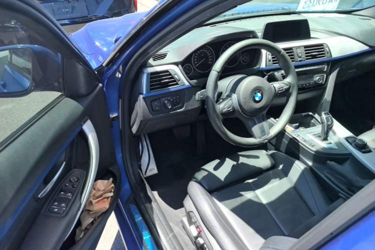 Used BMW 3 Series 2018 320i M Sport Package Driver Seat