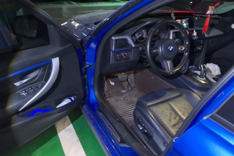 Used BMW 3 Series 2018 320i M Sport Package Driver Seat