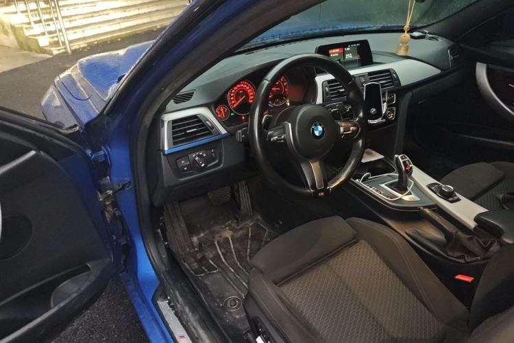 Used BMW 3 Series 2018 320i M Sport Package Driver Seat