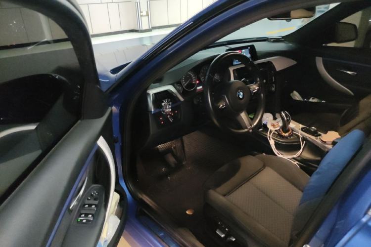 Used BMW 3 Series 2018 320i M Sport Package Driver Seat