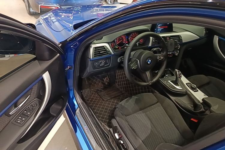 Used BMW 3 Series 2018 320i M Sport Package Driver Seat