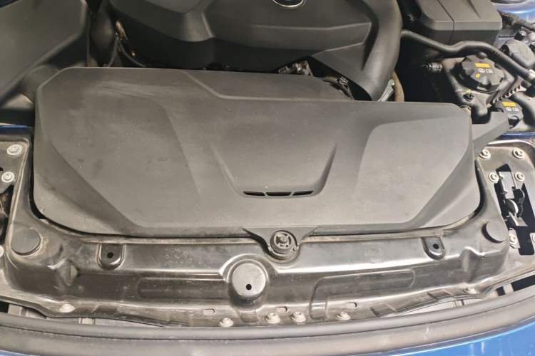 Used BMW 3 Series 2018 320i M Sport Night Edition Engine Bay